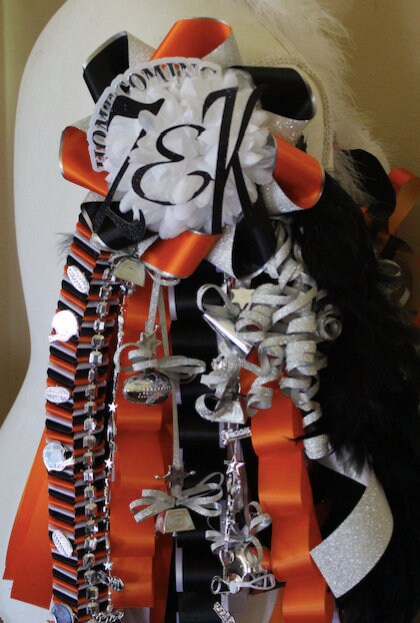 Large Homecoming Garter (Homecoming Mum)